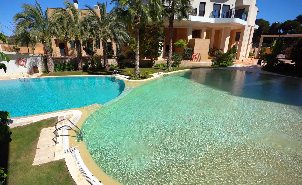 Se vende Apartamento Planta Media de 3 dormitorios en Costa Blanca, Alicante, España