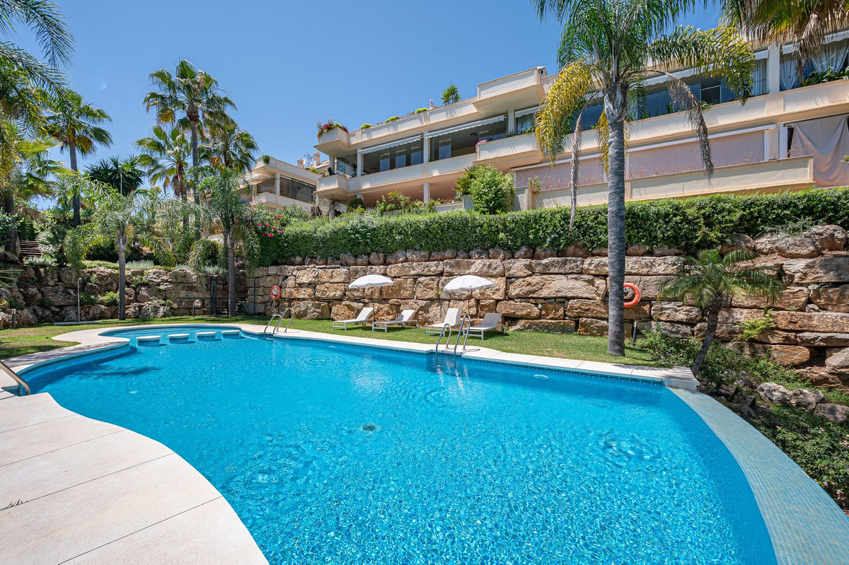 4 Bed Apartment for sale in The Golden Mile Costa Del Sol, Málaga, Spain
