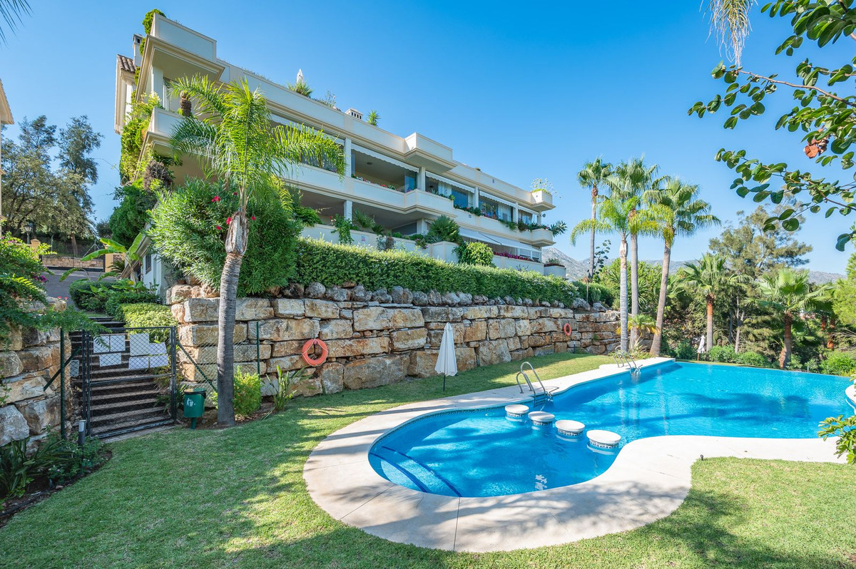 4 Bed Apartment for sale in The Golden Mile Costa Del Sol, Málaga, Spain