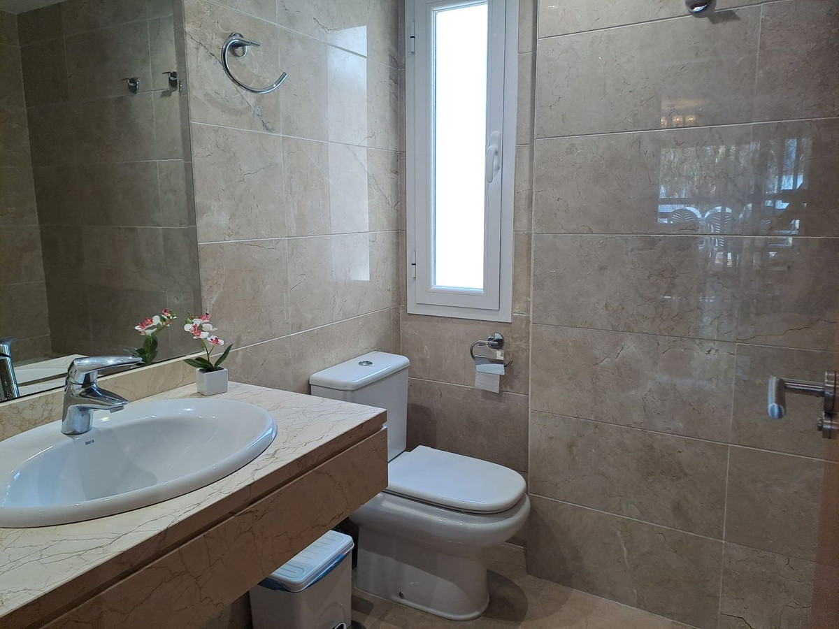 2 Bed Apartment for sale in Estepona Costa Del Sol, Málaga, Spain