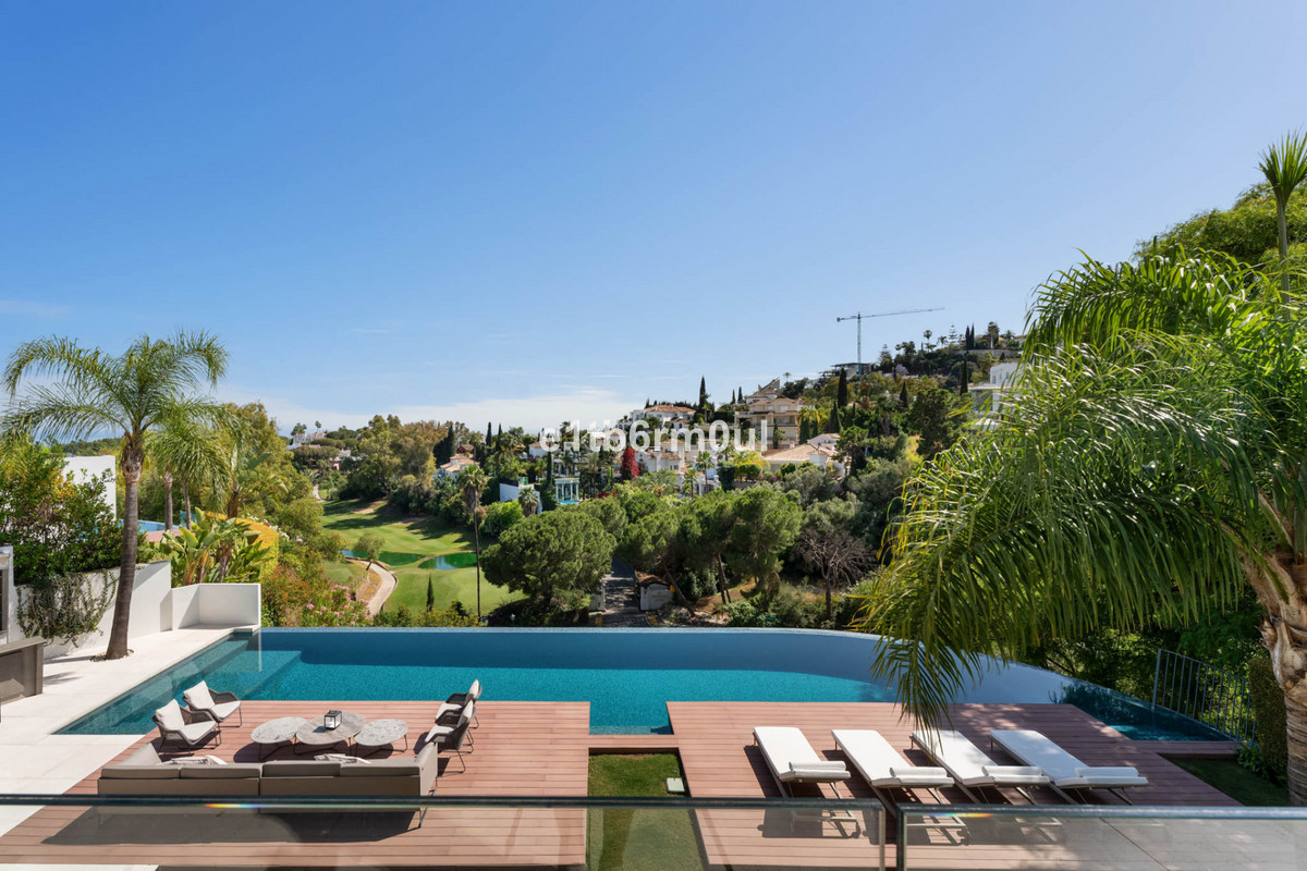 Se vende Villa - Chalet de 6 dormitorios en Costa Del Sol, Málaga, España