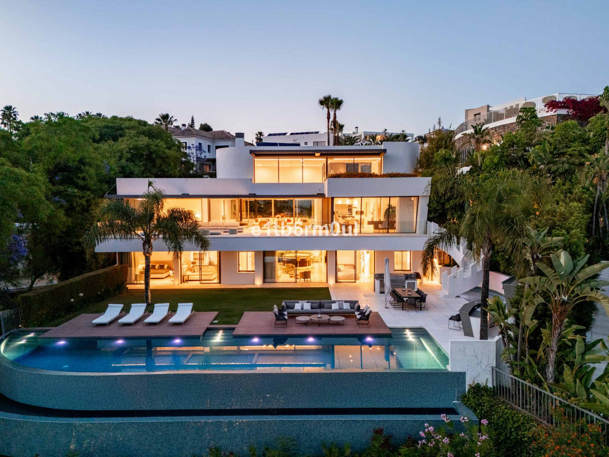 Se vende Villa - Chalet de 6 dormitorios en Costa Del Sol, Málaga, España