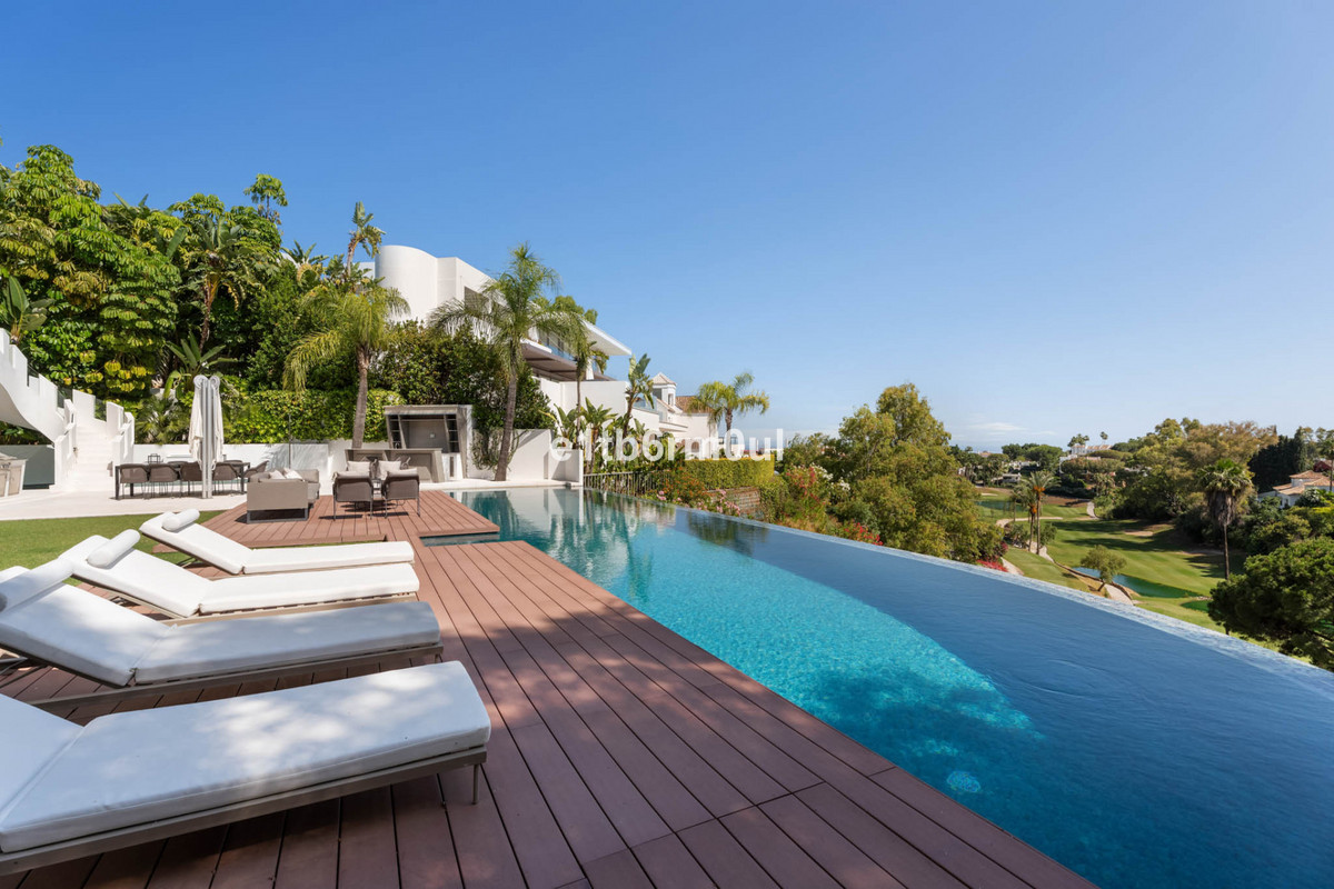 Se vende Villa - Chalet de 6 dormitorios en Costa Del Sol, Málaga, España