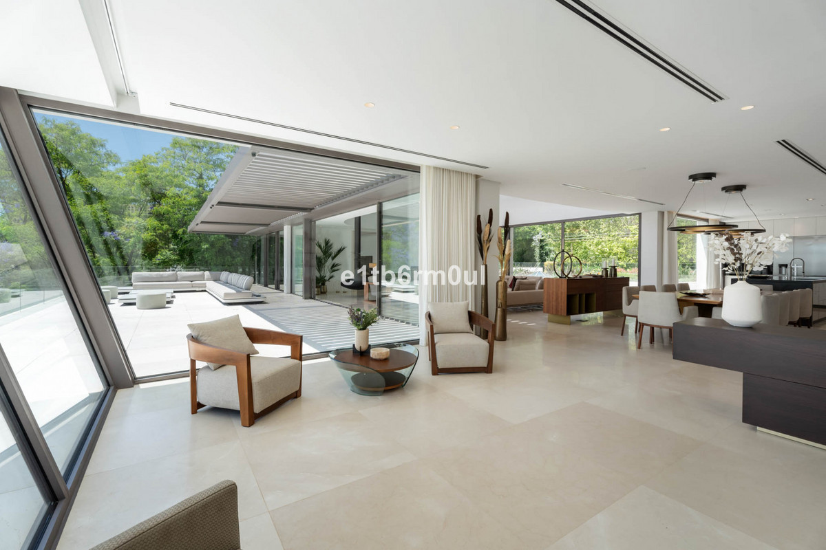 Se vende Villa - Chalet de 6 dormitorios en Costa Del Sol, Málaga, España