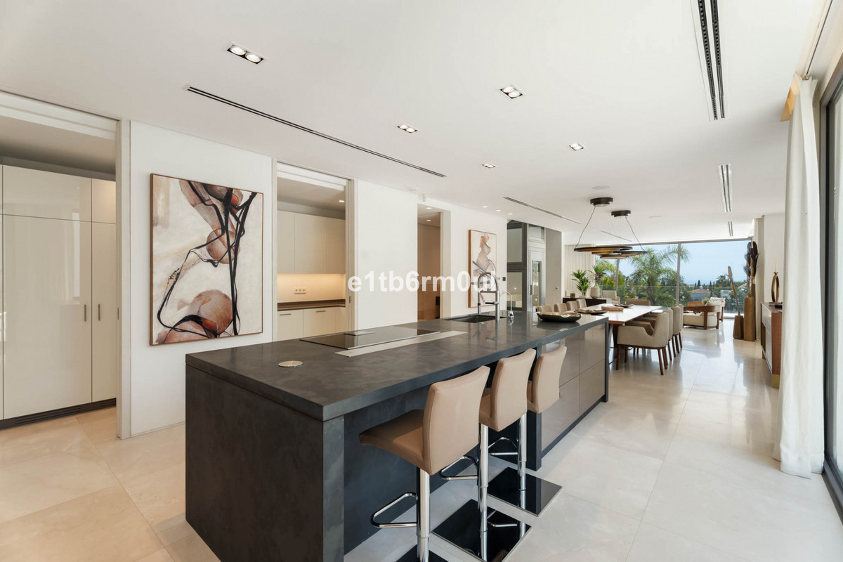 Se vende Villa - Chalet de 6 dormitorios en Costa Del Sol, Málaga, España