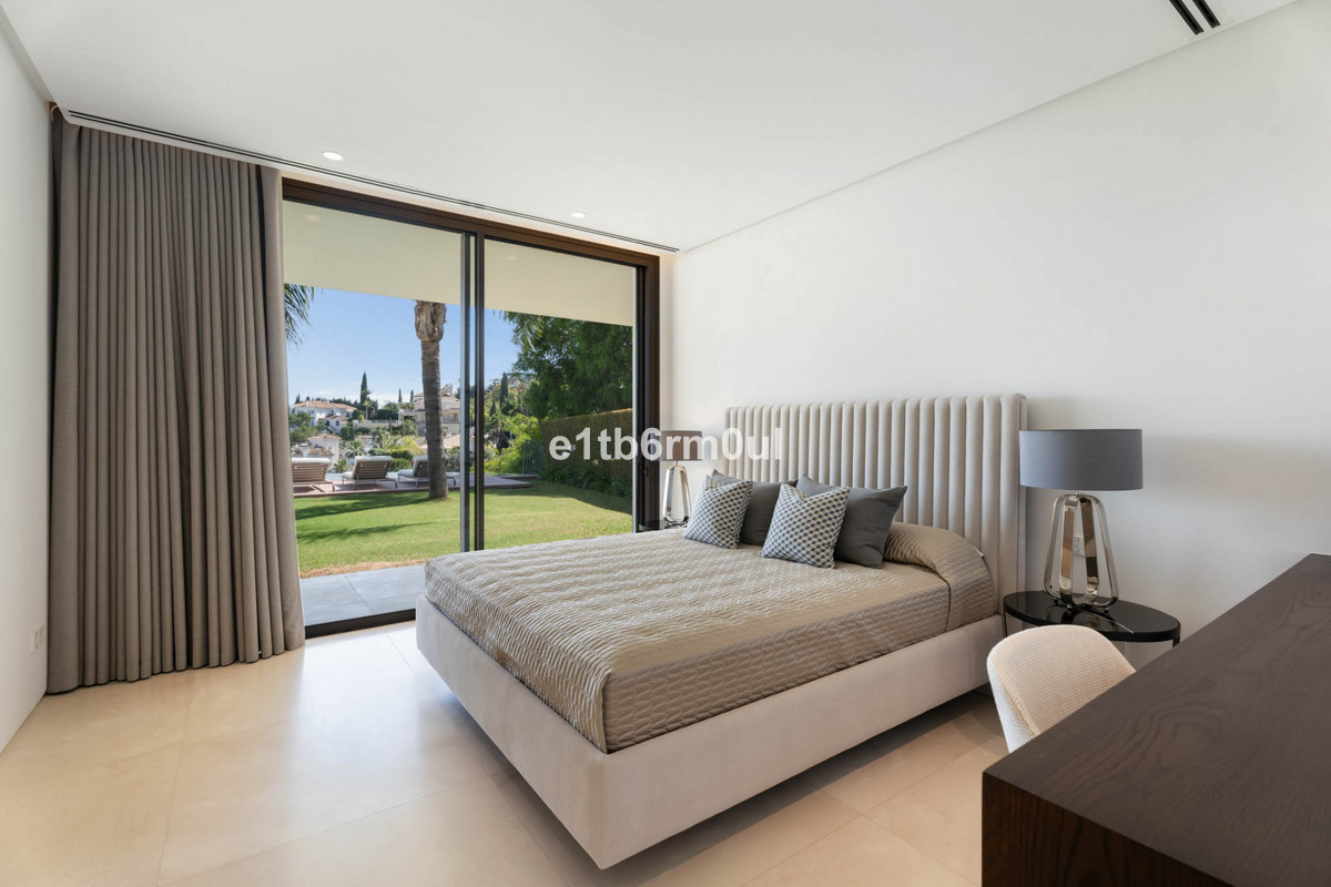 Se vende Villa - Chalet de 6 dormitorios en Costa Del Sol, Málaga, España