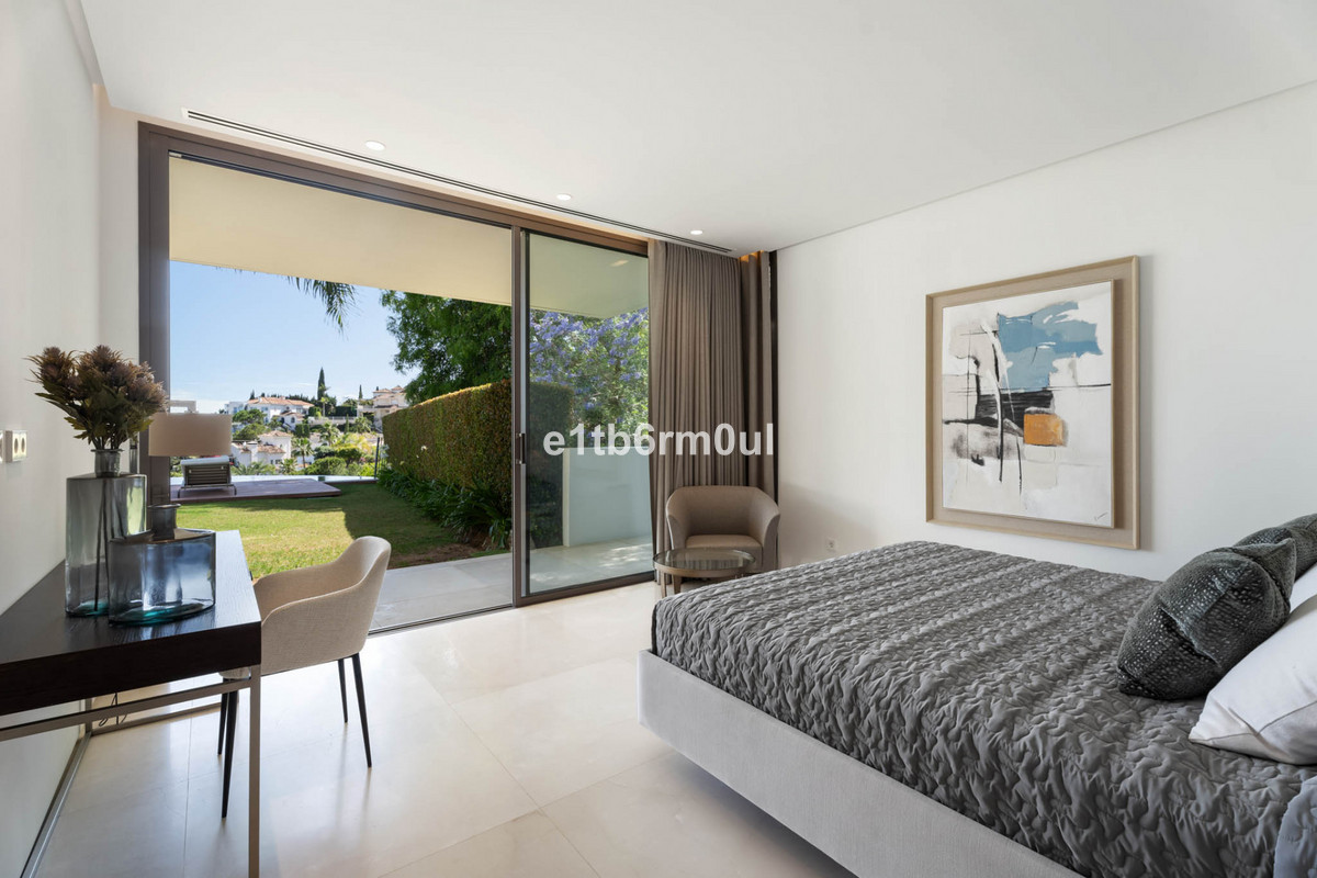 Se vende Villa - Chalet de 6 dormitorios en Costa Del Sol, Málaga, España