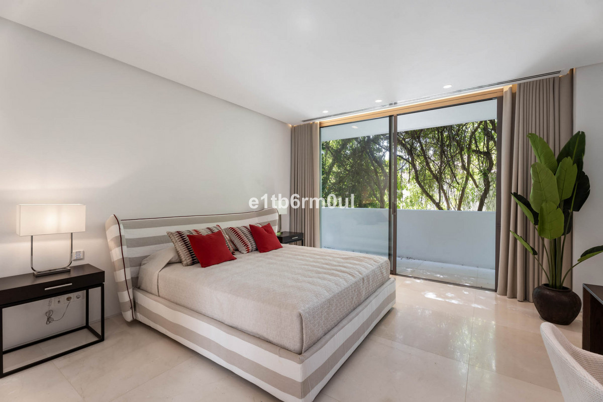 Se vende Villa - Chalet de 6 dormitorios en Costa Del Sol, Málaga, España