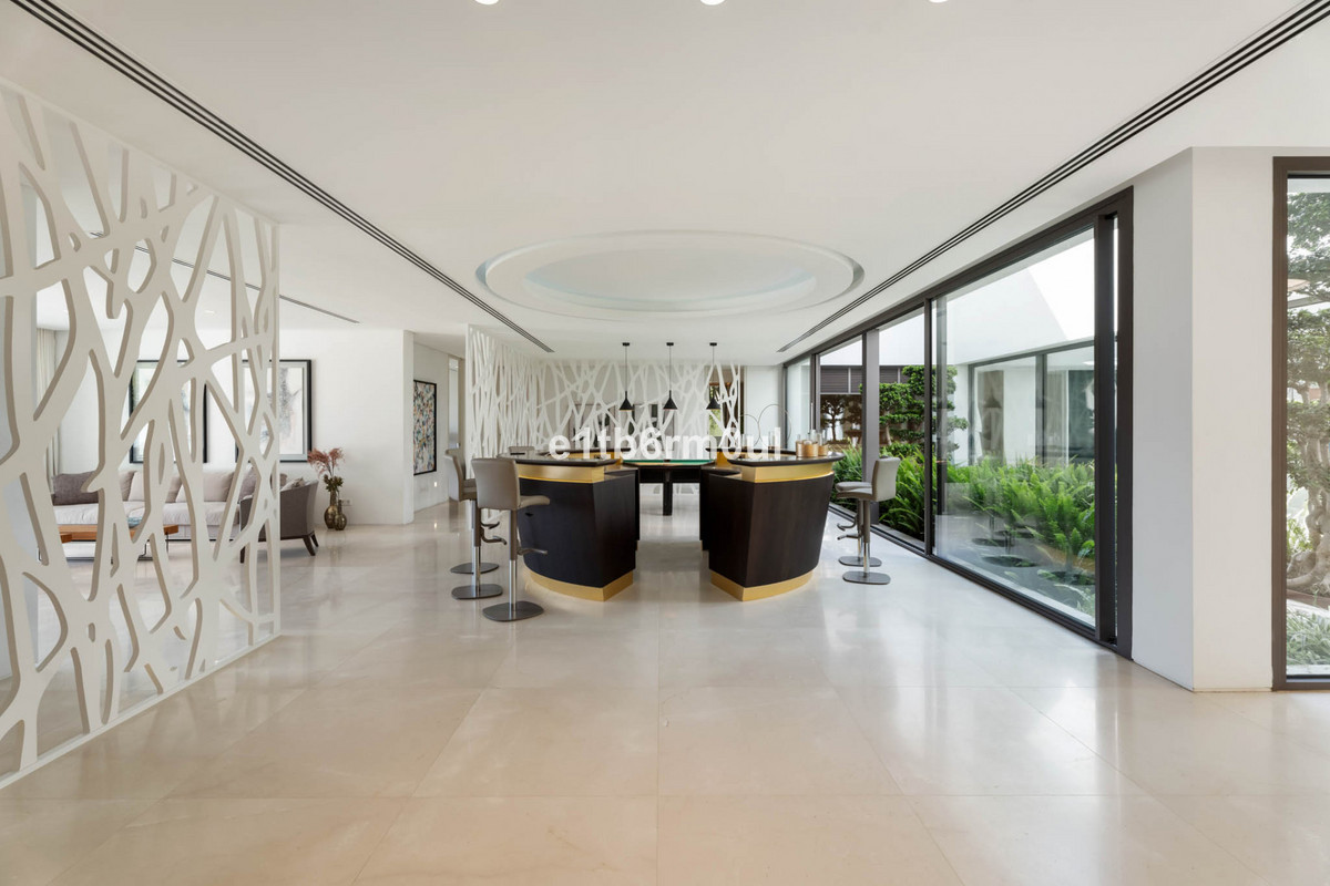 Se vende Villa - Chalet de 6 dormitorios en Costa Del Sol, Málaga, España