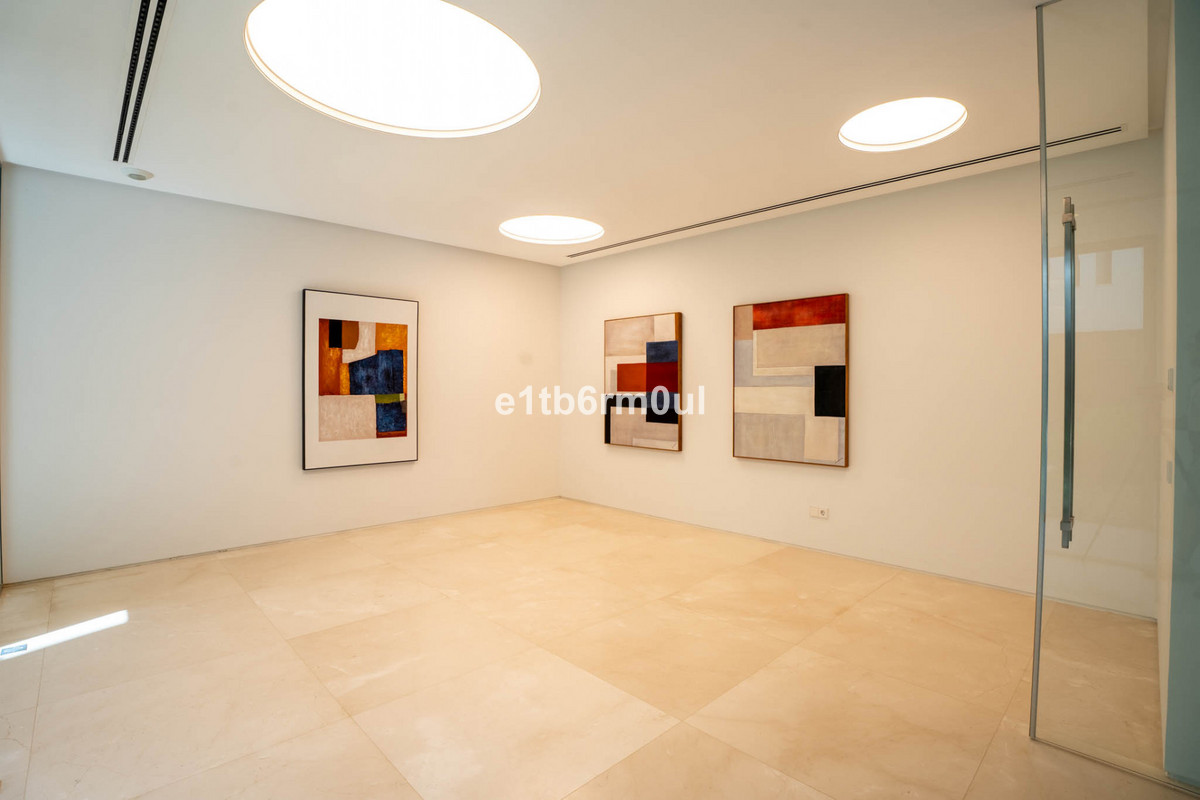 Se vende Villa - Chalet de 6 dormitorios en Costa Del Sol, Málaga, España