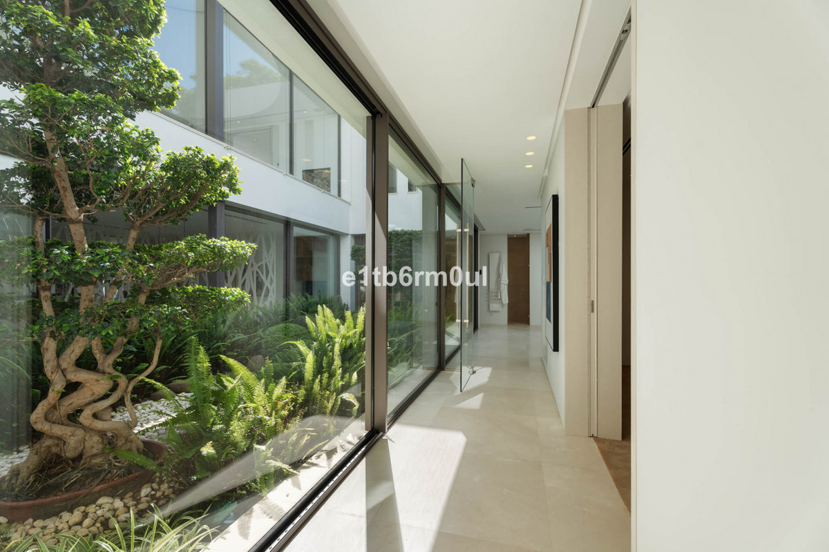 Se vende Villa - Chalet de 6 dormitorios en Costa Del Sol, Málaga, España