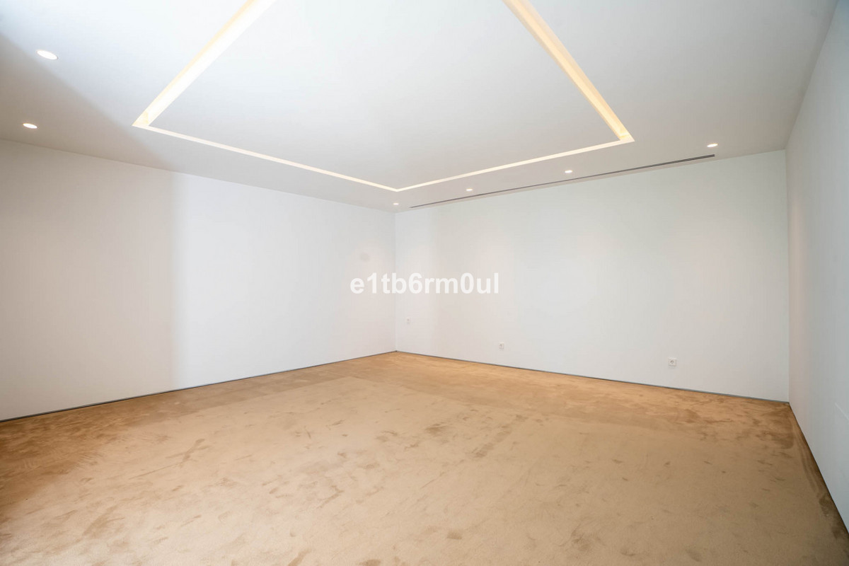 Se vende Villa - Chalet de 6 dormitorios en Costa Del Sol, Málaga, España