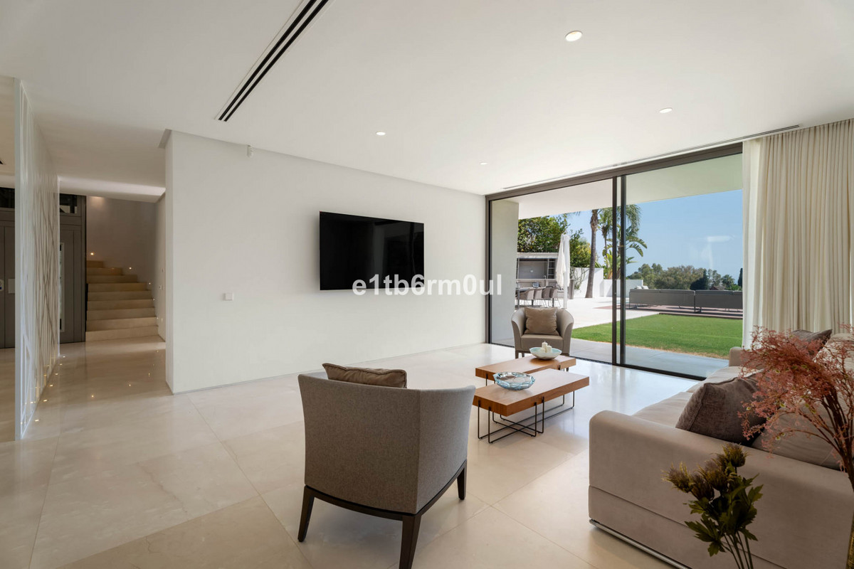 Se vende Villa - Chalet de 6 dormitorios en Costa Del Sol, Málaga, España