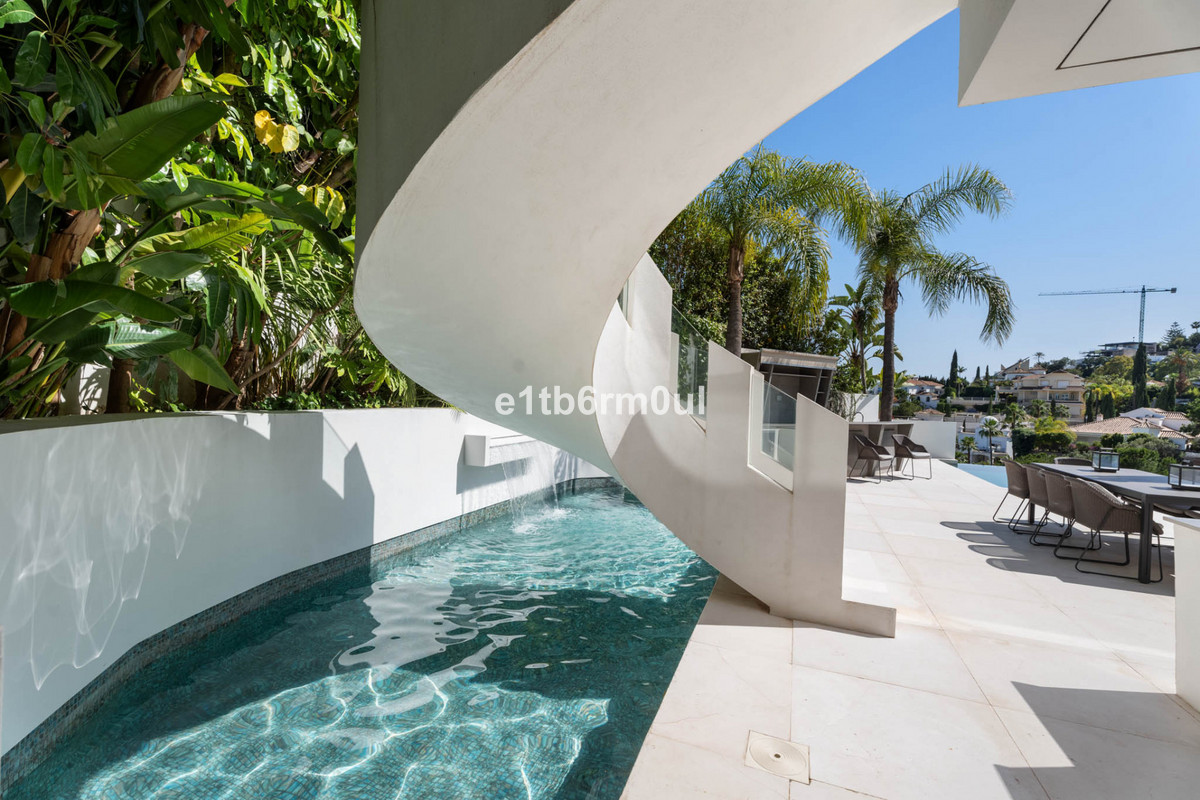 Se vende Villa - Chalet de 6 dormitorios en Costa Del Sol, Málaga, España