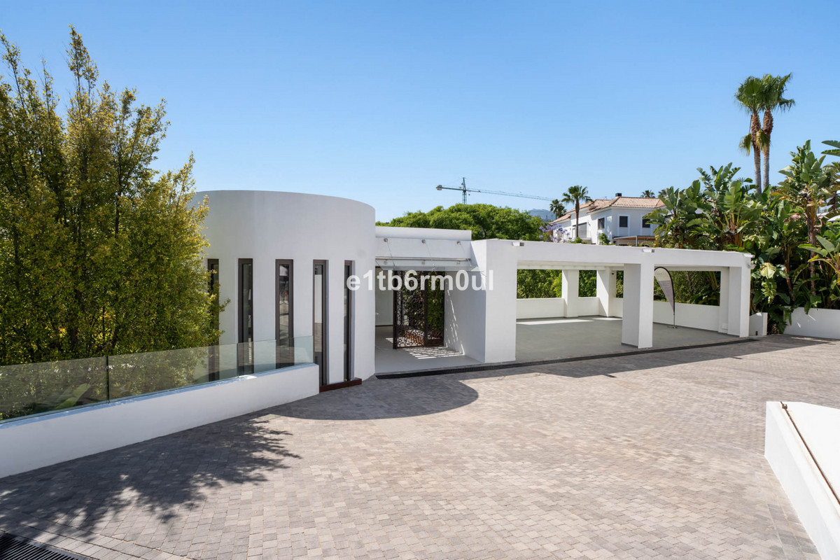 Se vende Villa - Chalet de 6 dormitorios en Costa Del Sol, Málaga, España