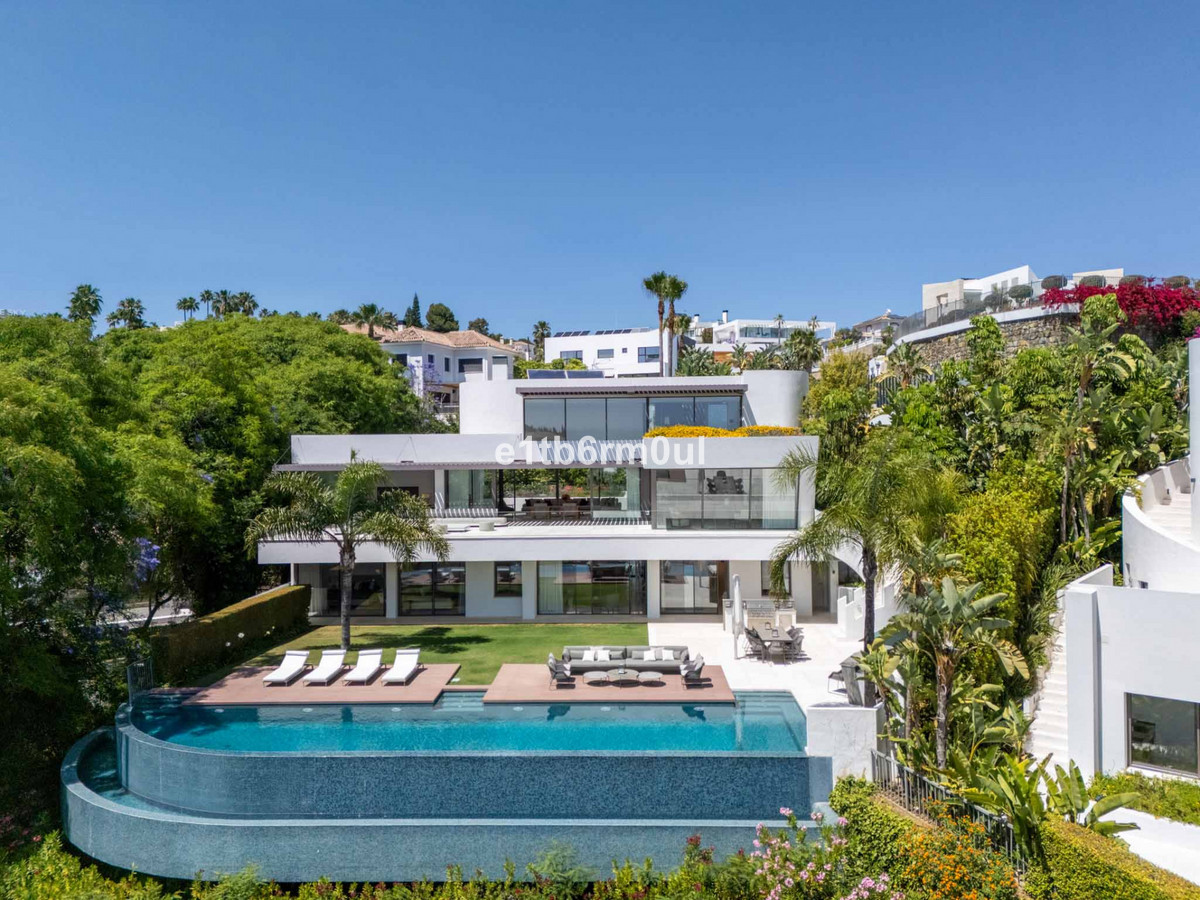 Se vende Villa - Chalet de 6 dormitorios en Costa Del Sol, Málaga, España