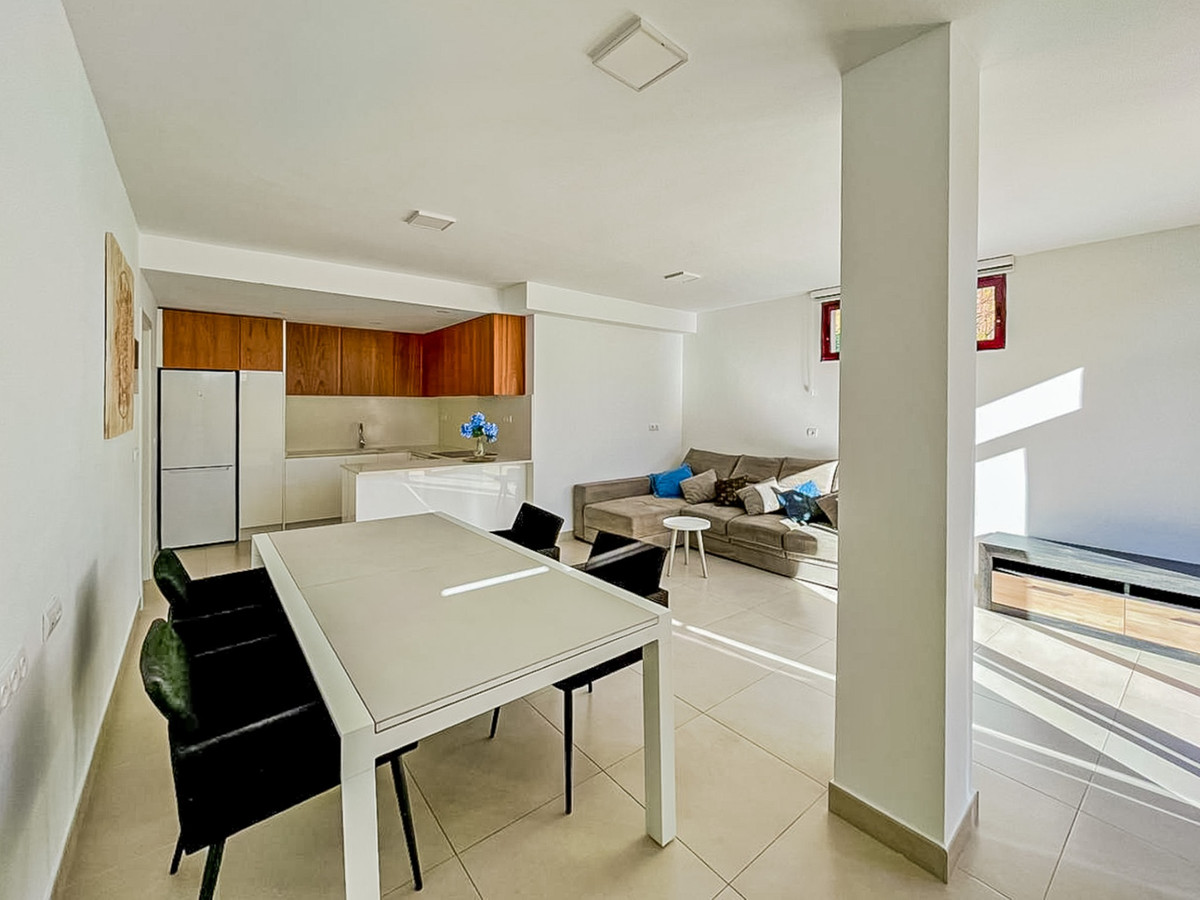 Se vende Villa - Chalet de 4 dormitorios en Costa Blanca, Alicante, España