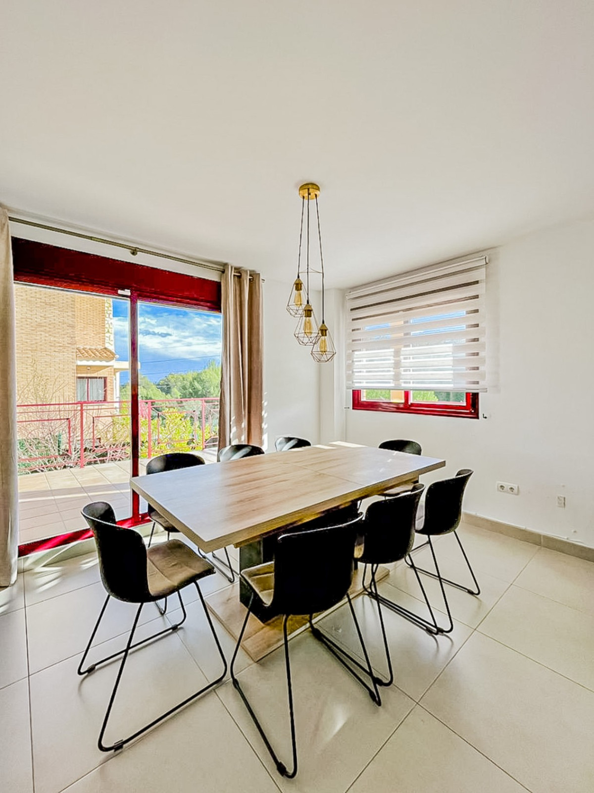 Se vende Villa - Chalet de 4 dormitorios en Costa Blanca, Alicante, España