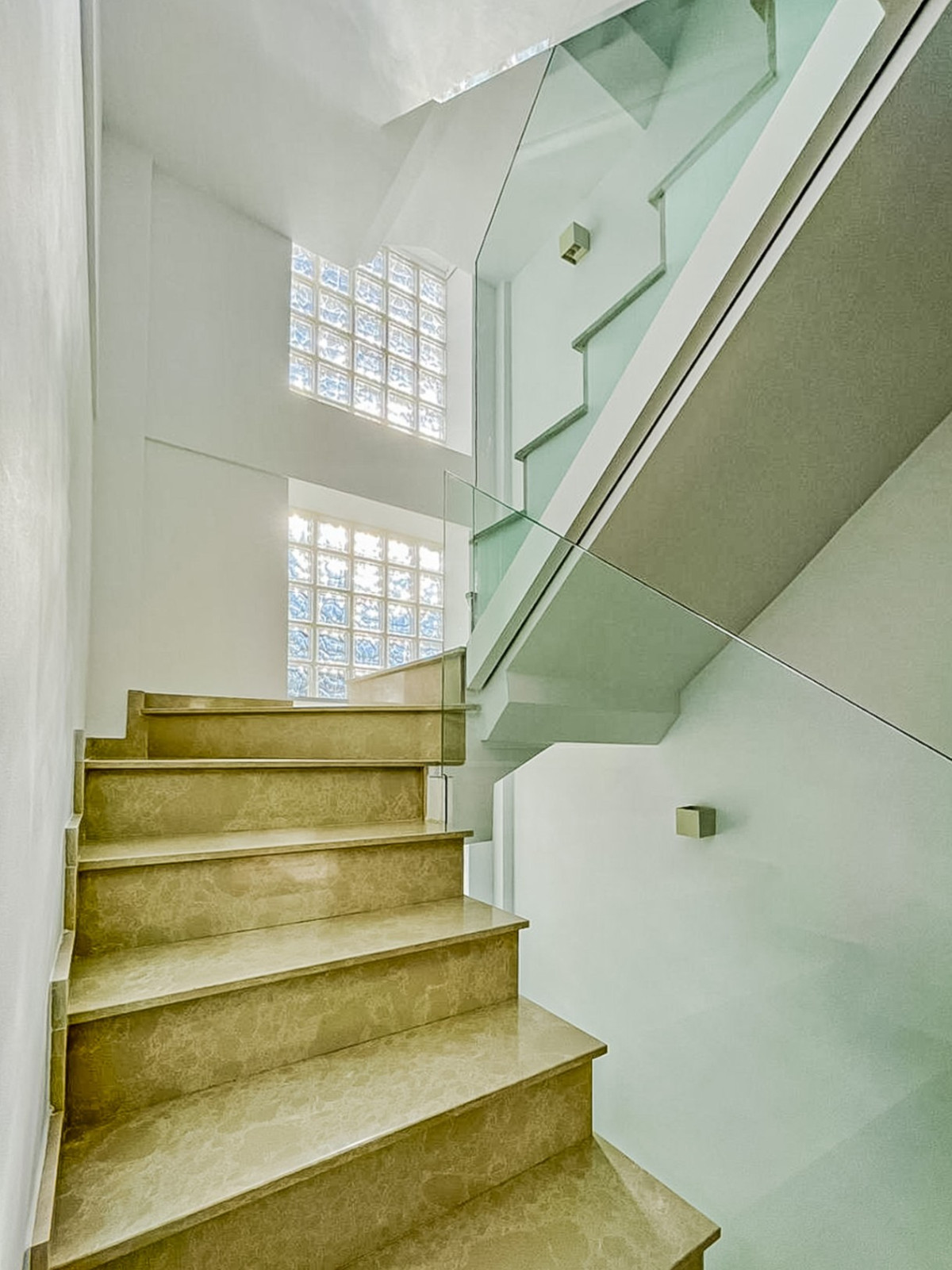 Se vende Villa - Chalet de 4 dormitorios en Costa Blanca, Alicante, España
