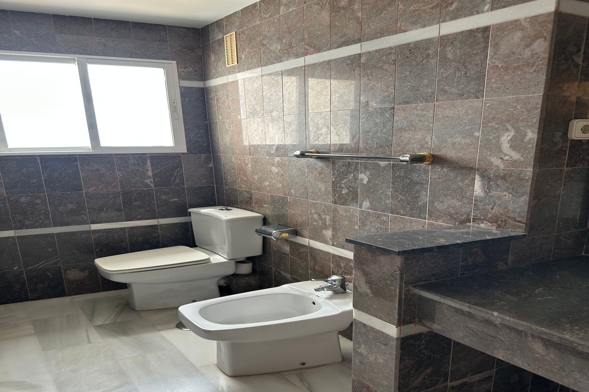 4 Bed Apartment for sale in Málaga Costa Del Sol, Málaga, Spain