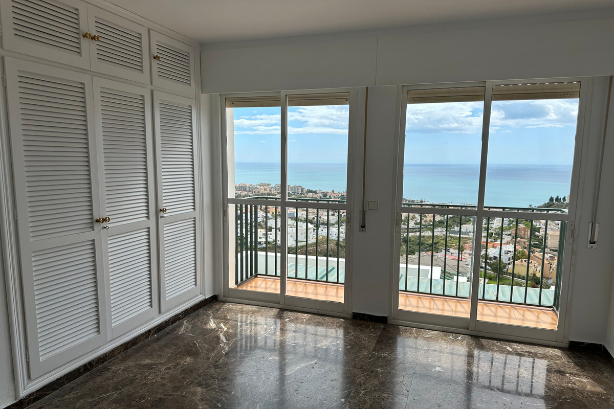 4 Bed Apartment for sale in Málaga Costa Del Sol, Málaga, Spain