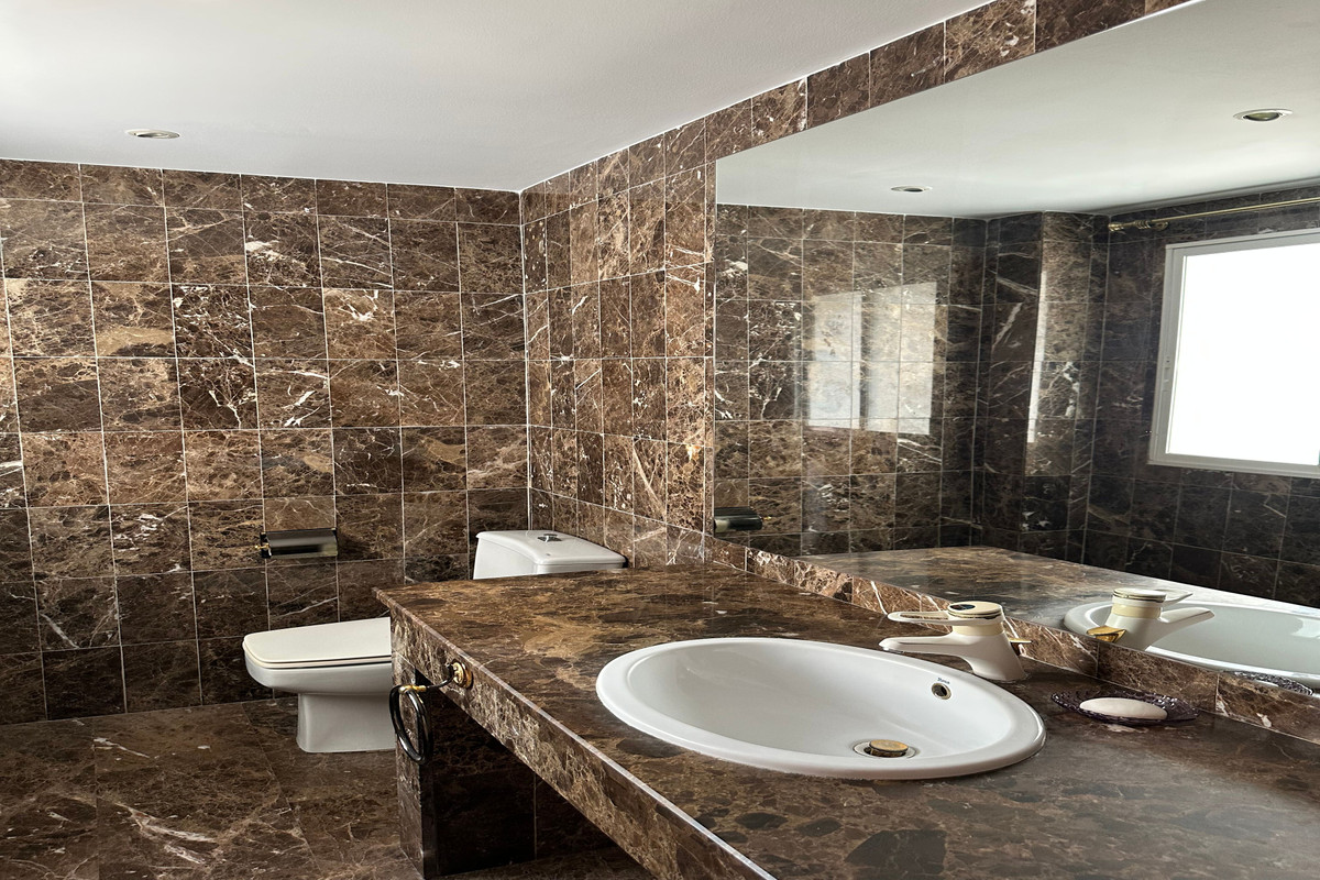 4 Bed Apartment for sale in Málaga Costa Del Sol, Málaga, Spain