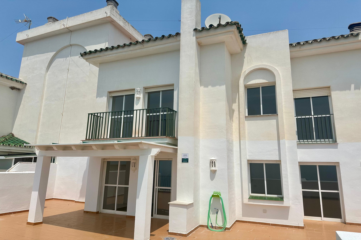 4 Bed Apartment for sale in Málaga Costa Del Sol, Málaga, Spain