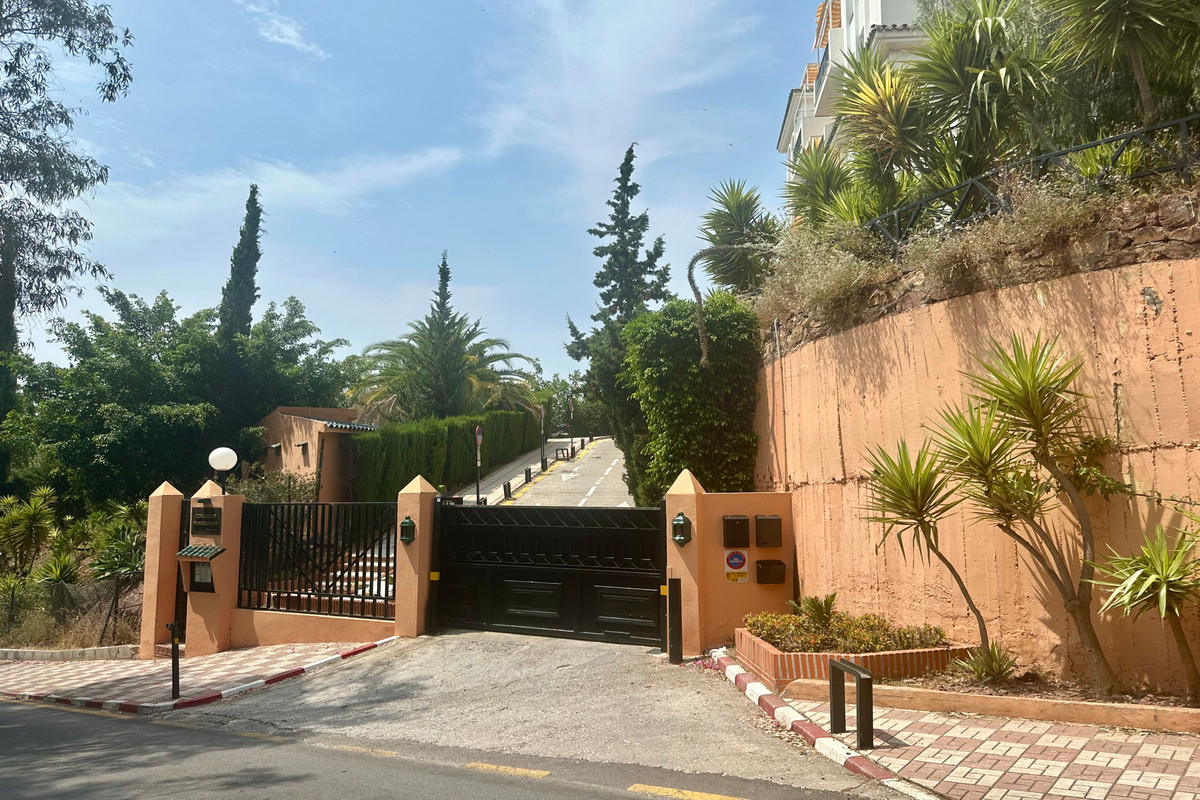 4 Bed Apartment for sale in Málaga Costa Del Sol, Málaga, Spain