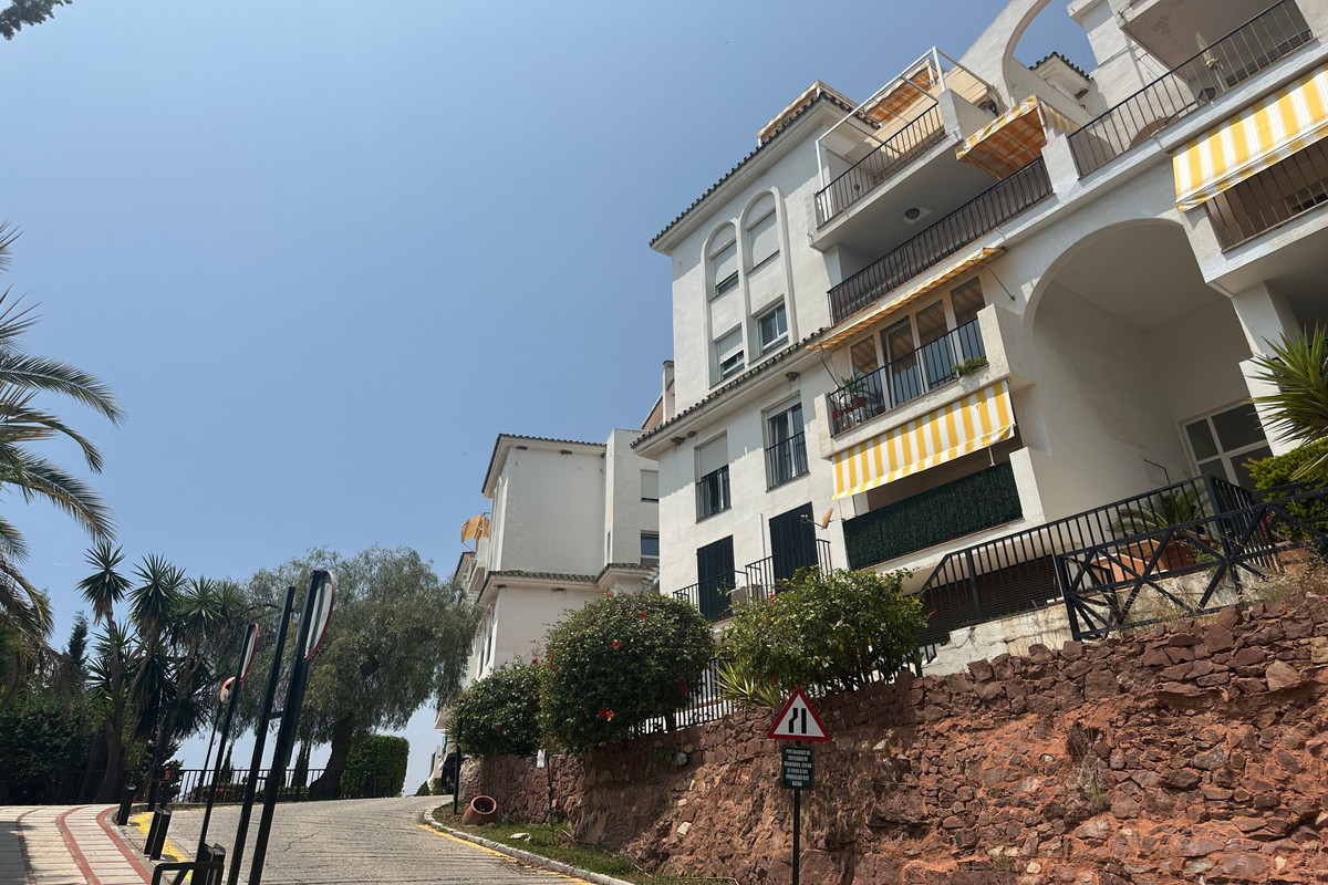4 Bed Apartment for sale in Málaga Costa Del Sol, Málaga, Spain