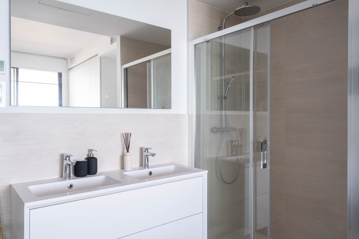 2 Bed Apartment for sale in Fuengirola Costa Del Sol, Málaga, Spain