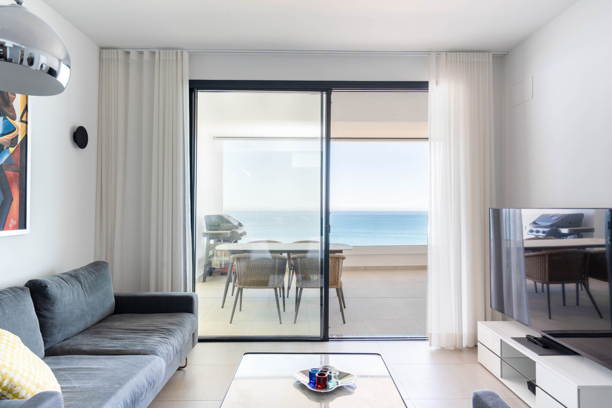 2 Bed Apartment for sale in Fuengirola Costa Del Sol, Málaga, Spain