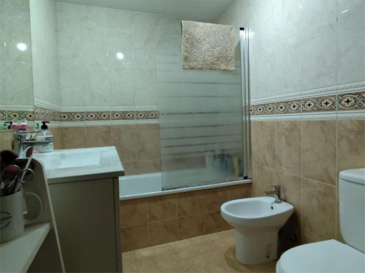 2 Bed Apartment for sale in Estepona Costa Del Sol, Málaga, Spain
