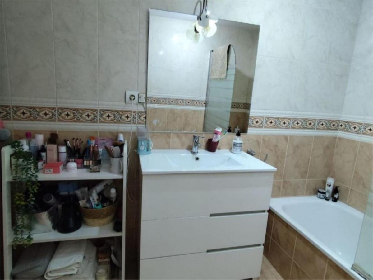 2 Bed Apartment for sale in Estepona Costa Del Sol, Málaga, Spain