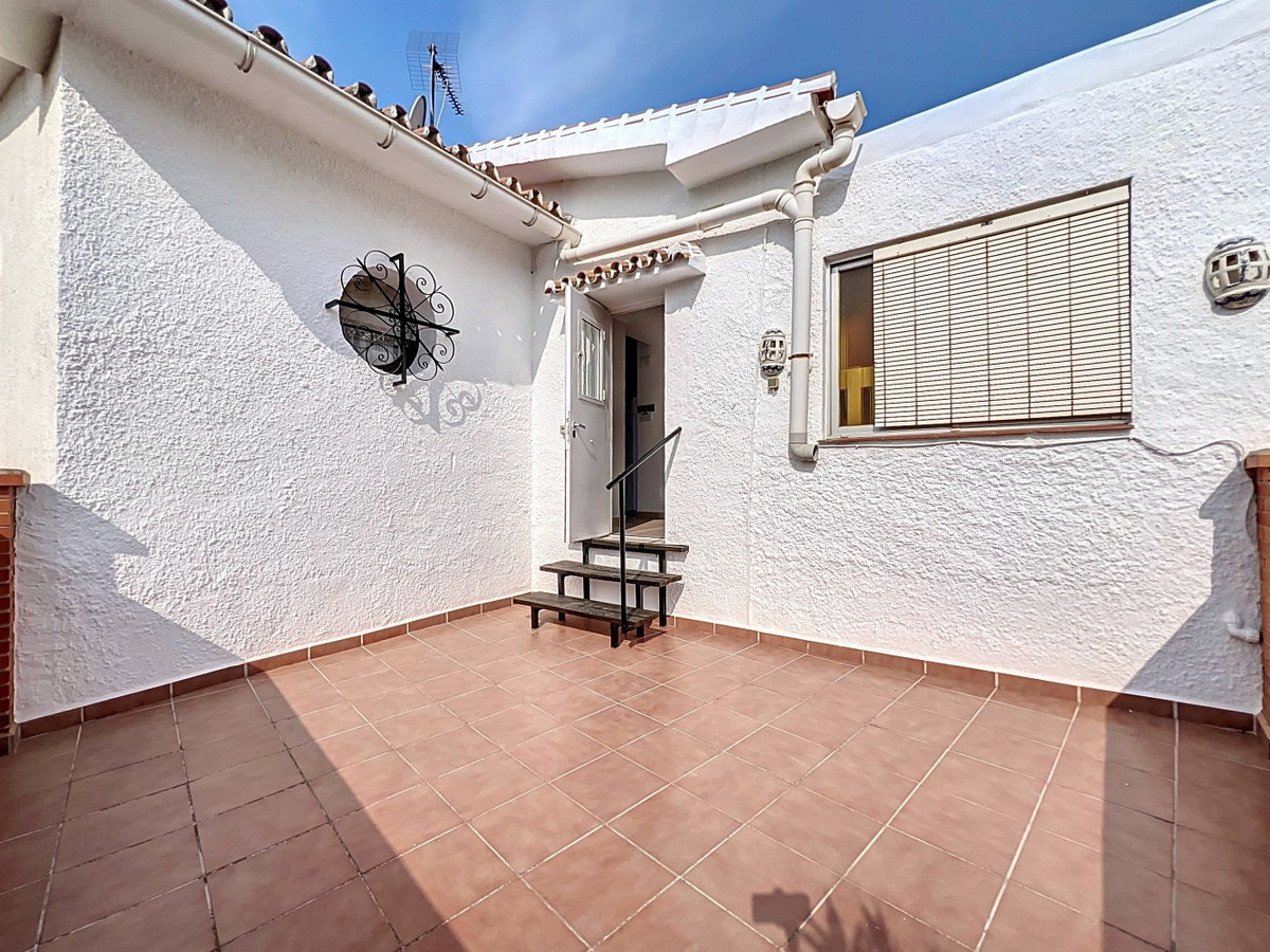 Se vende Villa - Chalet de 5 dormitorios en Costa Del Sol East, Málaga, España