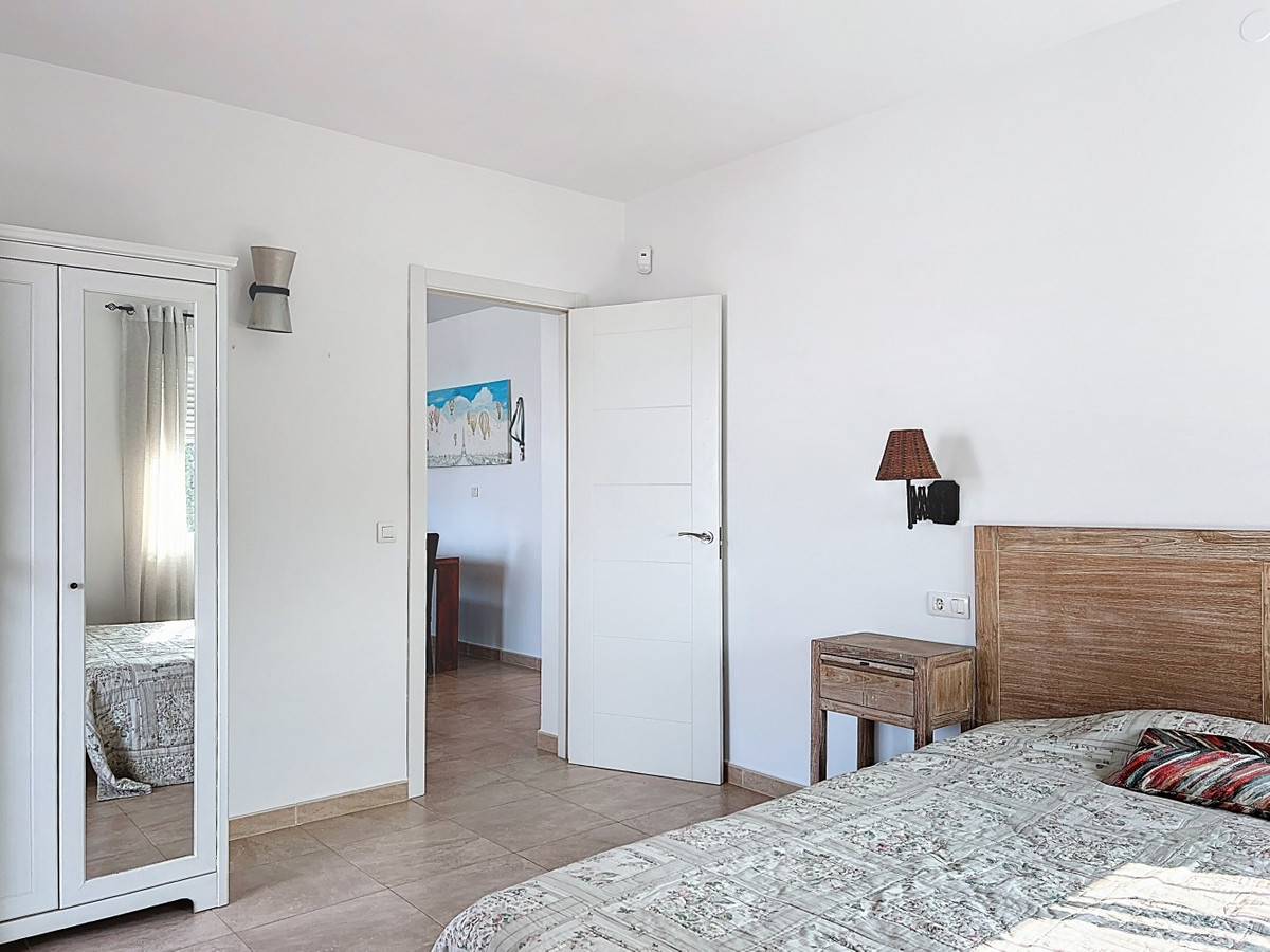Se vende Villa - Chalet de 5 dormitorios en Costa Del Sol East, Málaga, España