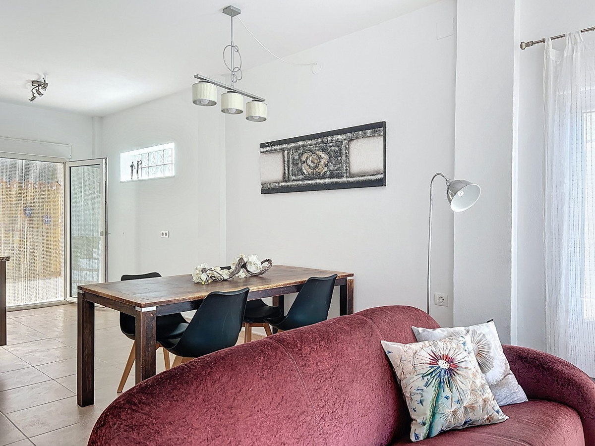 Se vende Villa - Chalet de 5 dormitorios en Costa Del Sol East, Málaga, España