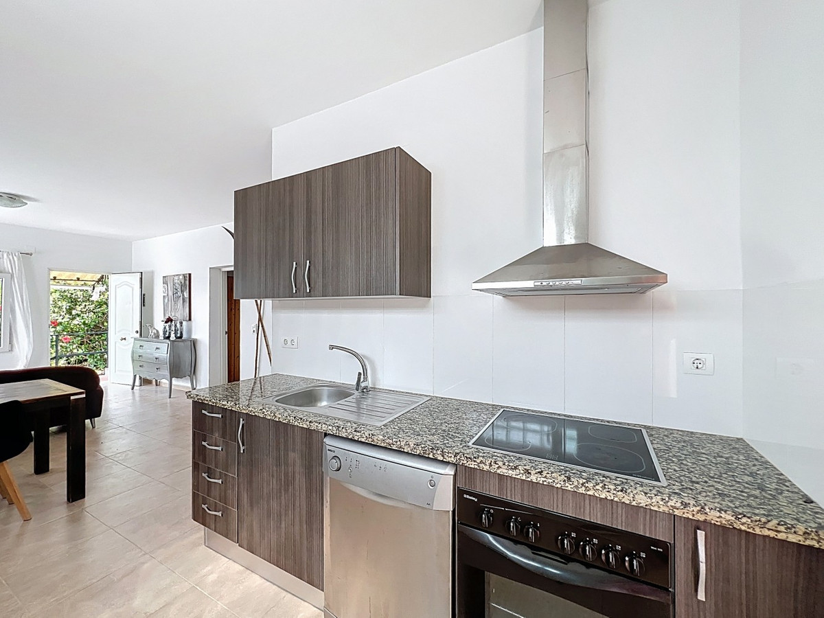 Se vende Villa - Chalet de 5 dormitorios en Costa Del Sol East, Málaga, España