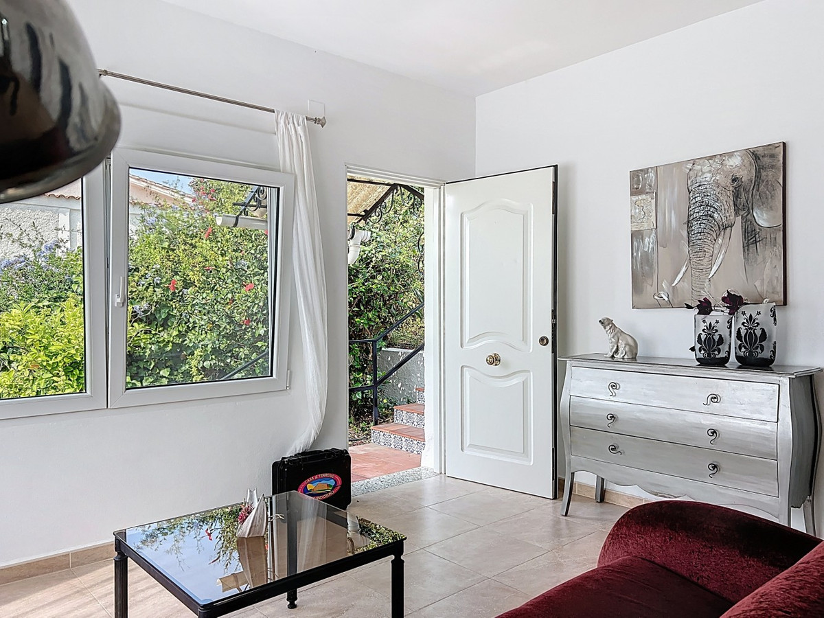 Se vende Villa - Chalet de 5 dormitorios en Costa Del Sol East, Málaga, España