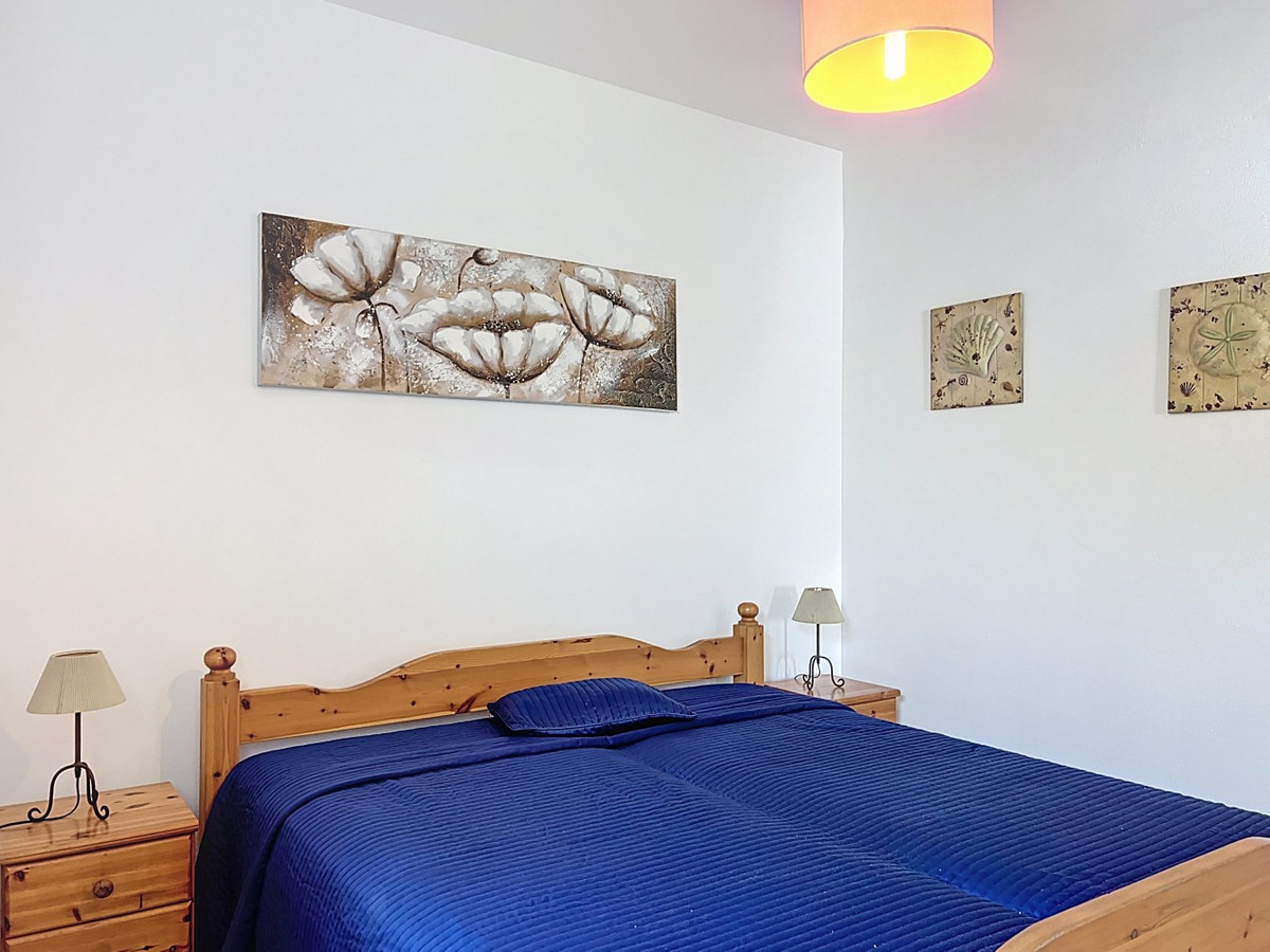 Se vende Villa - Chalet de 5 dormitorios en Costa Del Sol East, Málaga, España