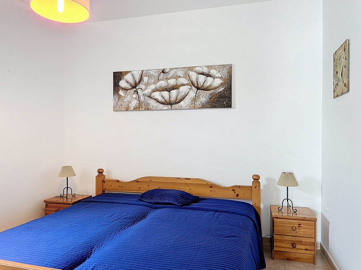 Se vende Villa - Chalet de 5 dormitorios en Costa Del Sol East, Málaga, España