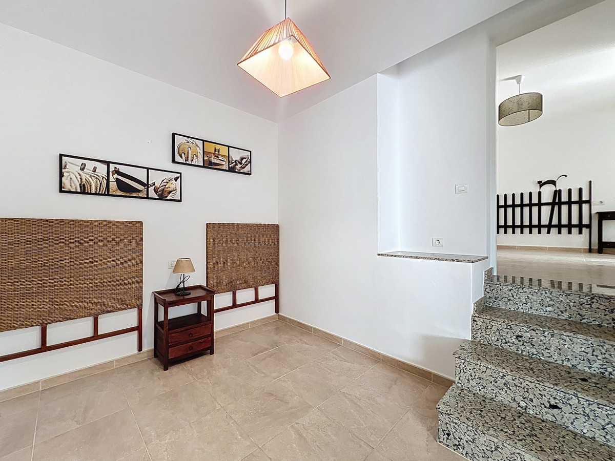 Se vende Villa - Chalet de 5 dormitorios en Costa Del Sol East, Málaga, España