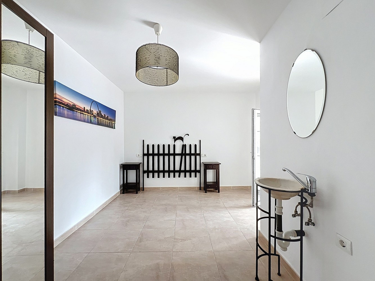 Se vende Villa - Chalet de 5 dormitorios en Costa Del Sol East, Málaga, España