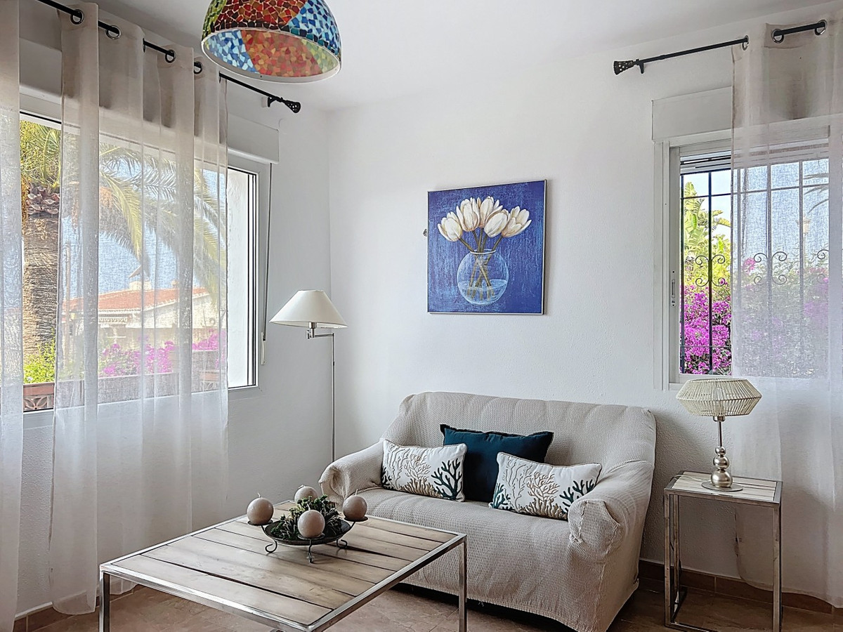 Se vende Villa - Chalet de 5 dormitorios en Costa Del Sol East, Málaga, España