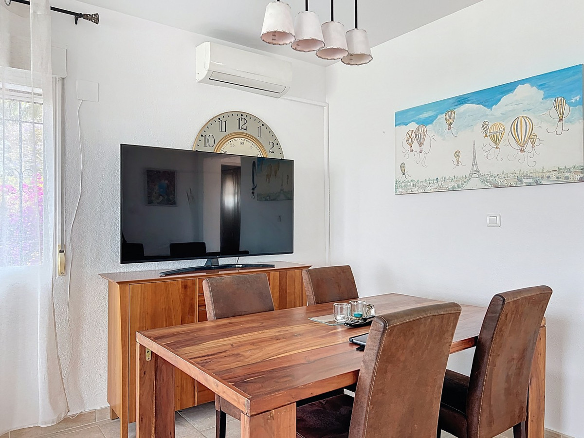 Se vende Villa - Chalet de 5 dormitorios en Costa Del Sol East, Málaga, España