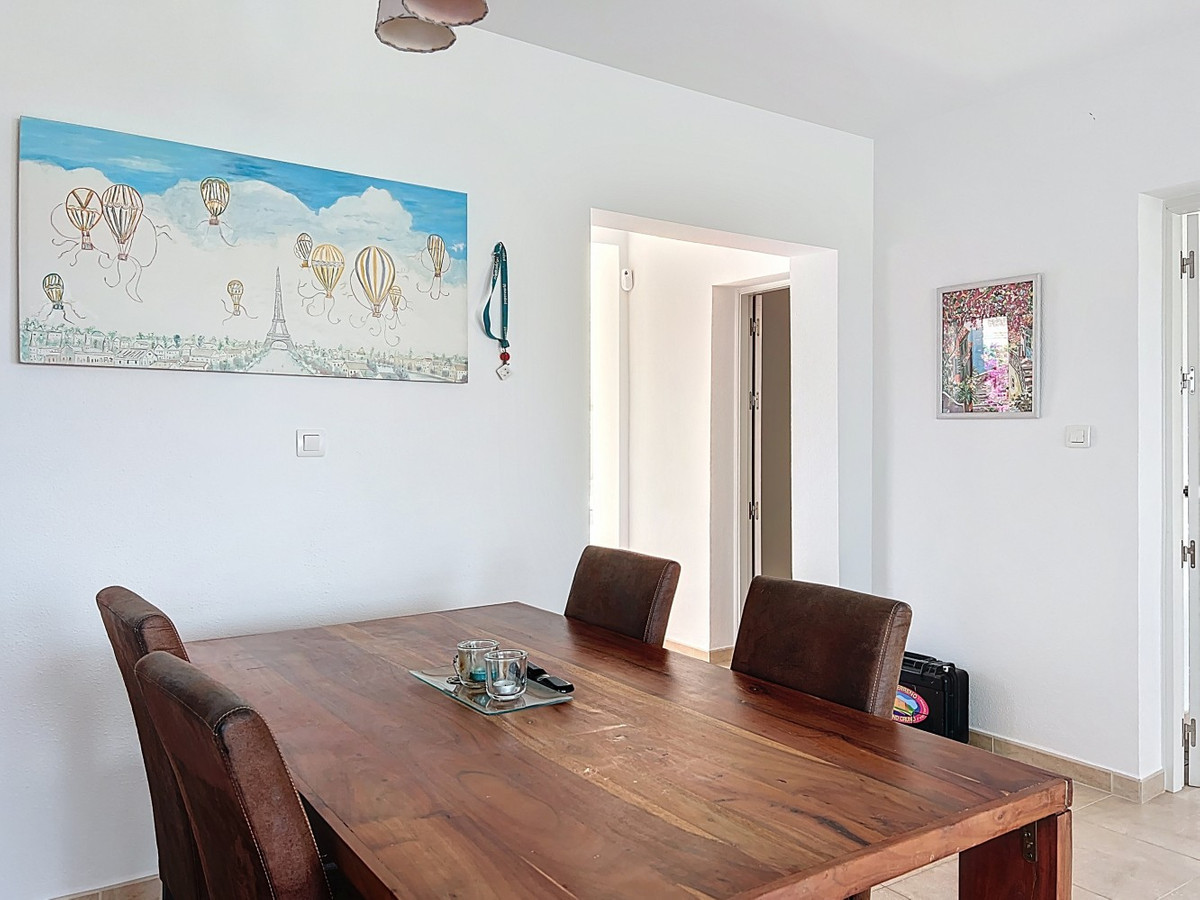Se vende Villa - Chalet de 5 dormitorios en Costa Del Sol East, Málaga, España
