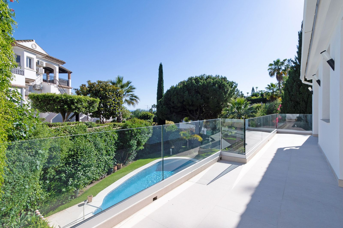 4 Bed Townhouse for sale in Marbella Costa Del Sol, Málaga, Spain