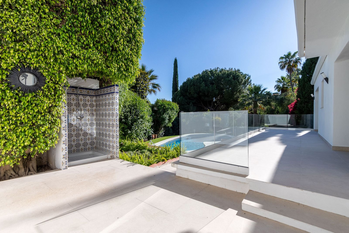 4 Bed Townhouse for sale in Marbella Costa Del Sol, Málaga, Spain