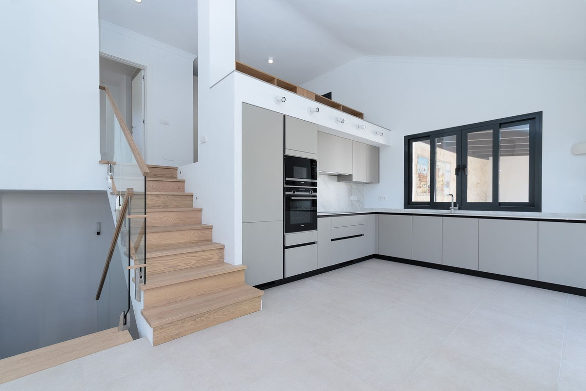 4 Bed Townhouse for sale in Marbella Costa Del Sol, Málaga, Spain