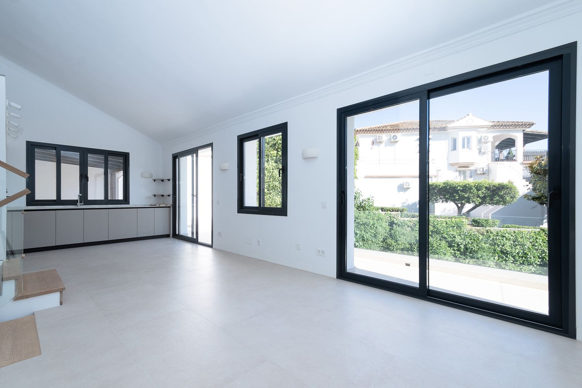 4 Bed Townhouse for sale in Marbella Costa Del Sol, Málaga, Spain