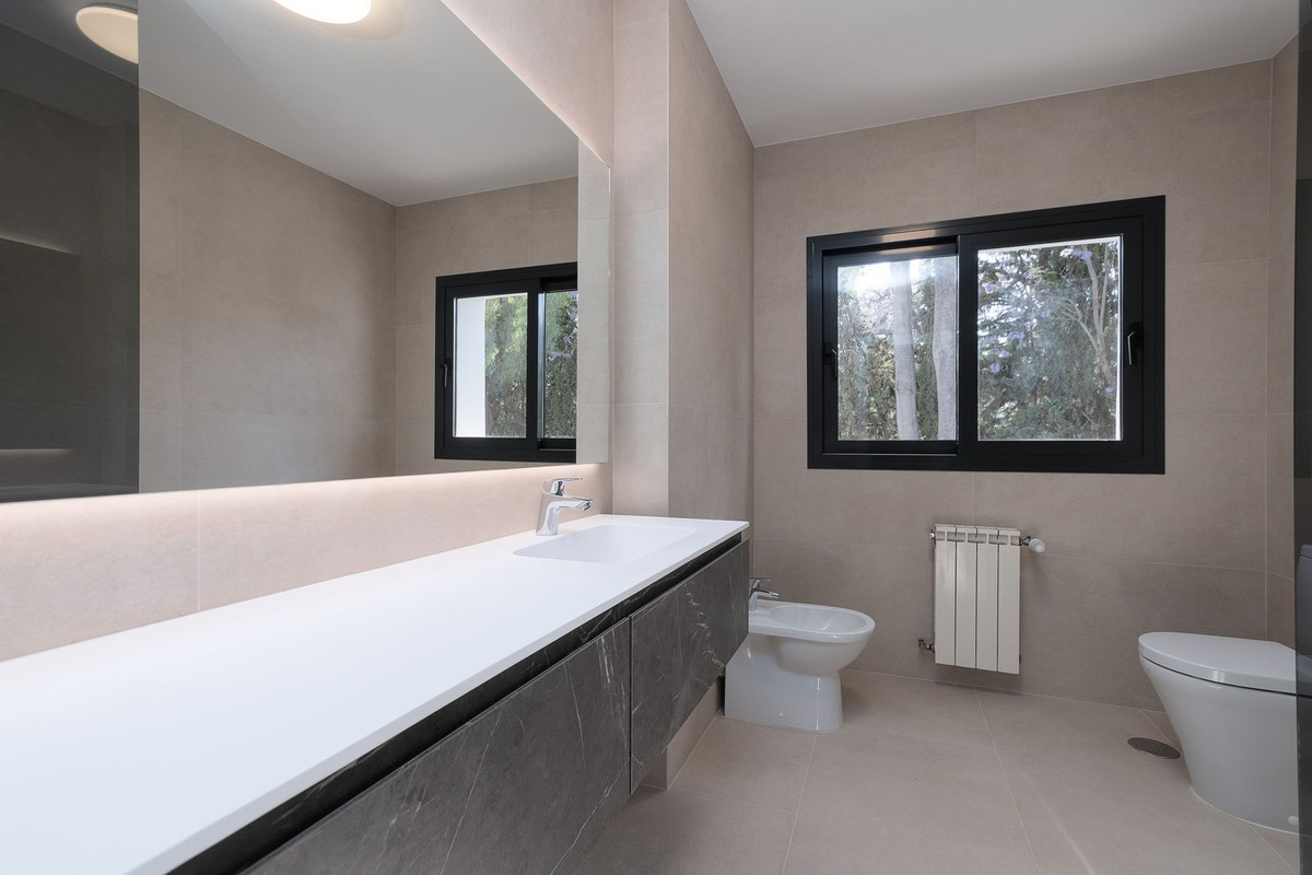 4 Bed Townhouse for sale in Marbella Costa Del Sol, Málaga, Spain